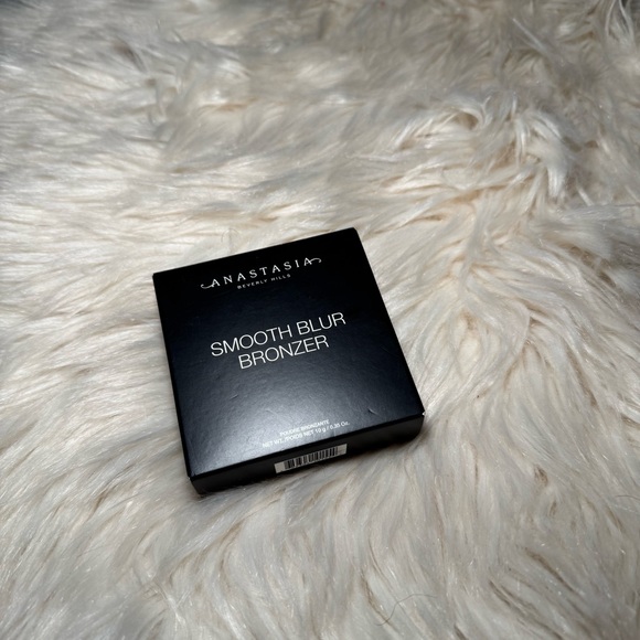 ☀️NEW Anastasia Beverly Hills Smooth Blur Matte Powder Bronzer - Picture 2 of 4